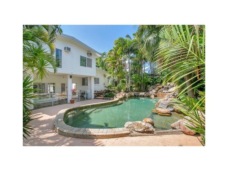 Trinity Beach QLD 4879