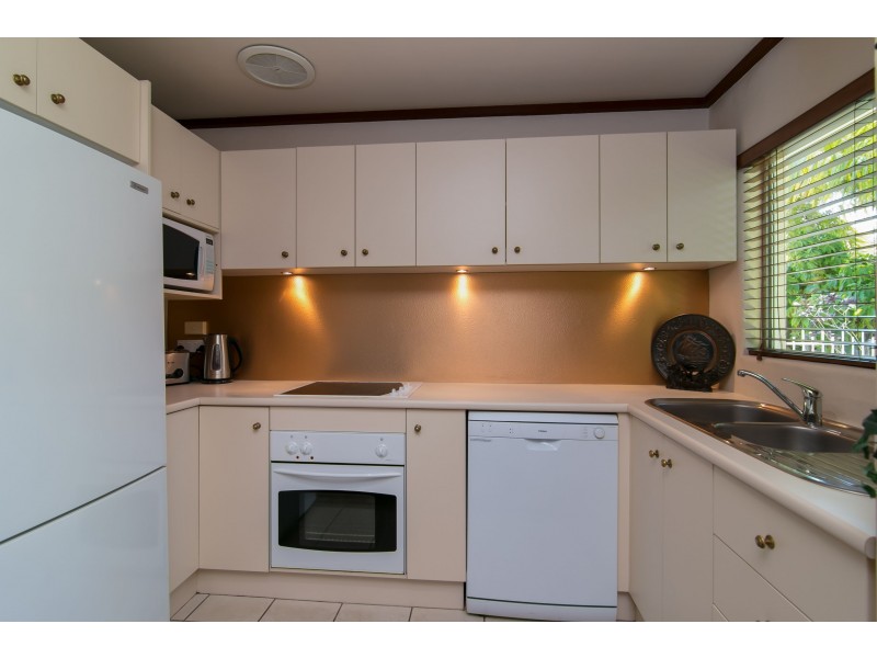 1/7 Corinda Close, Trinity Beach QLD 4879