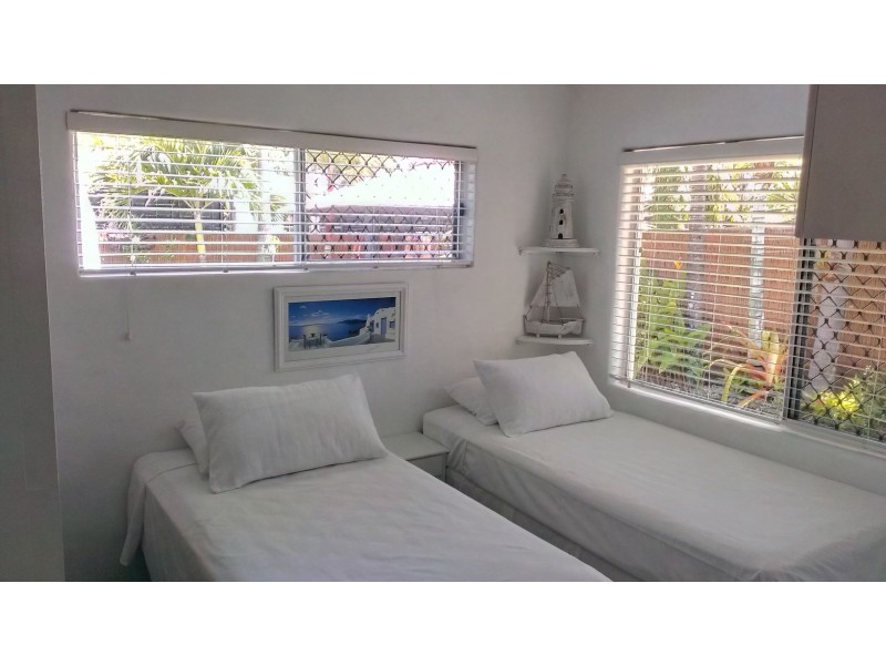 1/7 Corinda Close, Trinity Beach QLD 4879