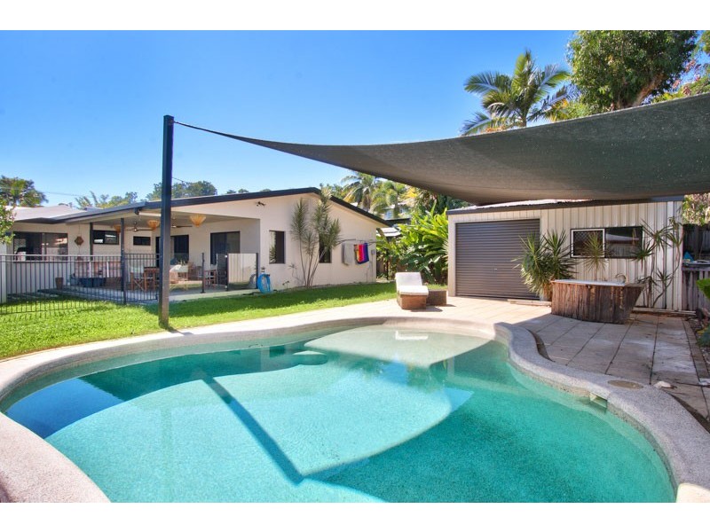 5 Corinda Close, Trinity Beach QLD 4879