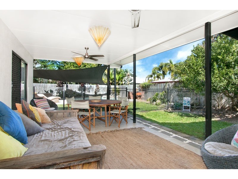 5 Corinda Close, Trinity Beach QLD 4879