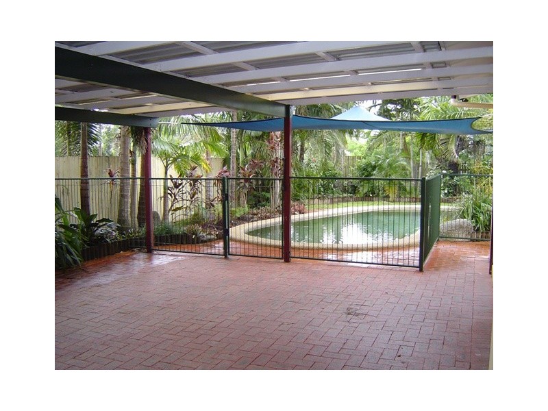 9 Butland Street, Brinsmead QLD 4870