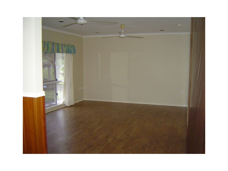 9 Butland Street, Brinsmead QLD 4870