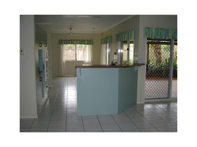 9 Butland Street, Brinsmead QLD 4870