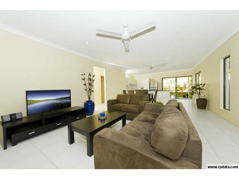 140 Roberts Drive, Trinity Beach QLD 4879