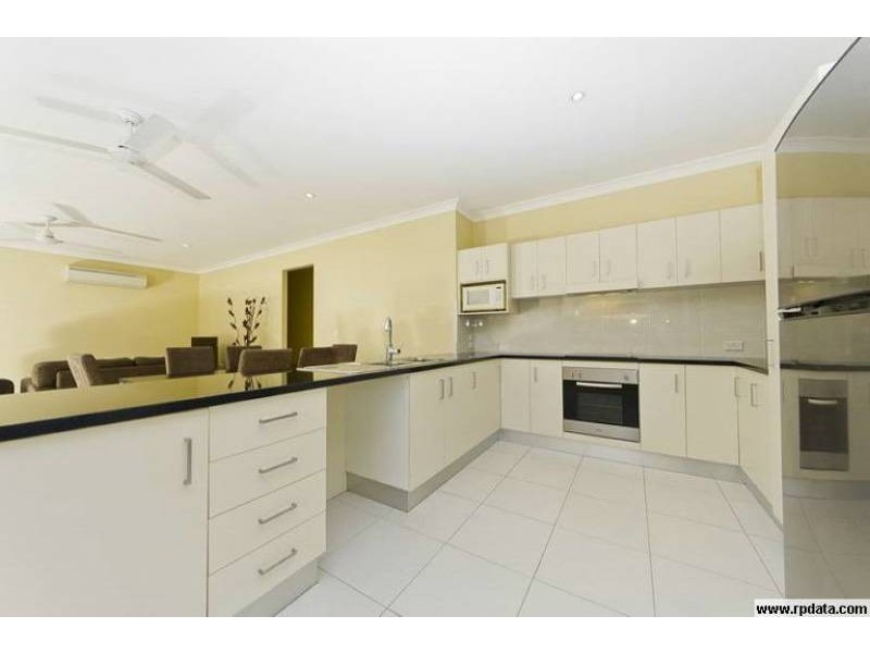 140 Roberts Drive, Trinity Beach QLD 4879