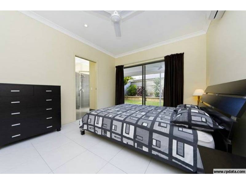 140 Roberts Drive, Trinity Beach QLD 4879