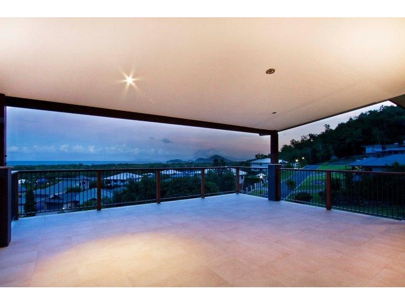 18 Savannah Street, Palm Cove QLD 4879