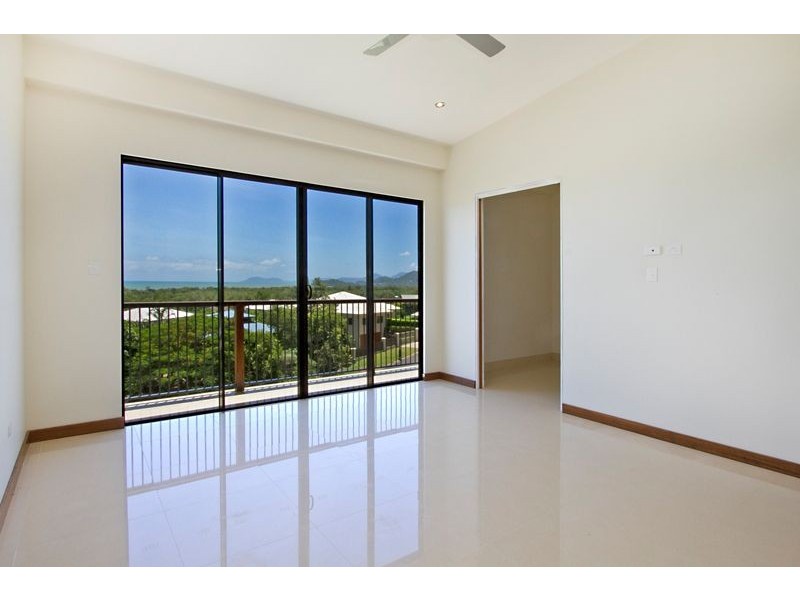 18 Savannah Street (Middle Floor), Palm Cove QLD 4879