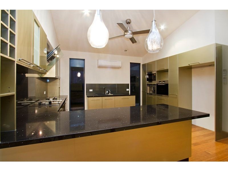18 Savannah Street, Palm Cove QLD 4879