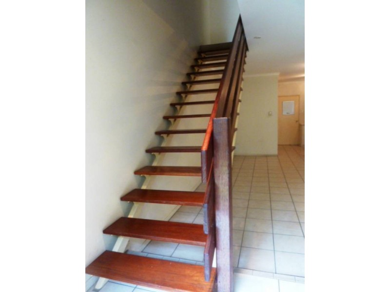 9/25 – 27 Fairweather Street, Yorkeys Knob QLD 4878