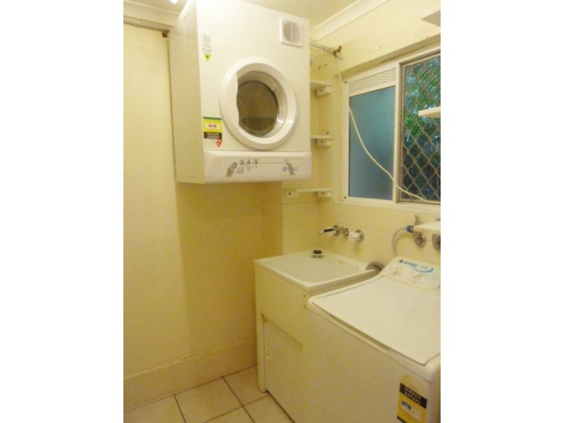 9/25 – 27 Fairweather Street, Yorkeys Knob QLD 4878