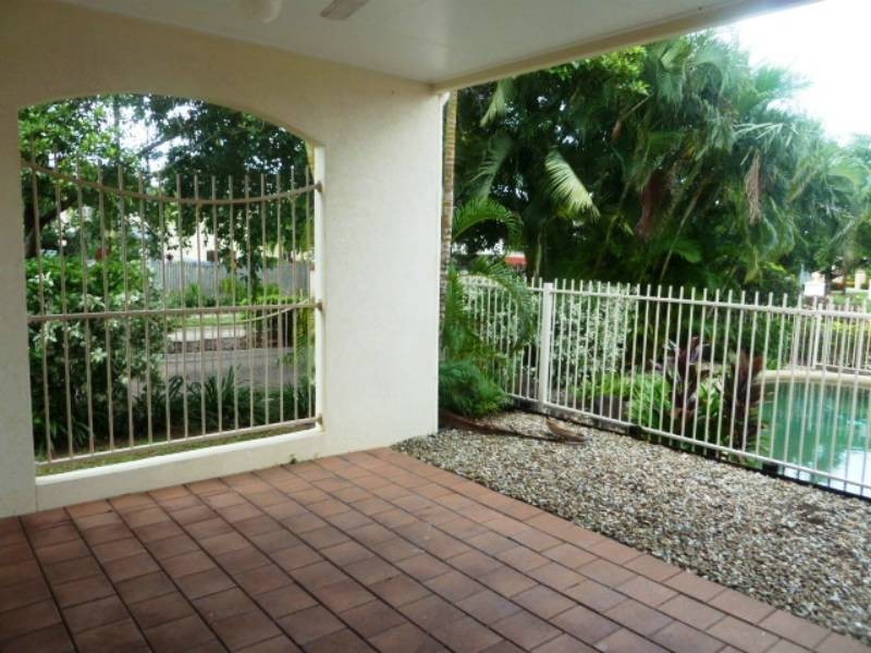 1/9 Oyster Court, Trinity Beach QLD 4879