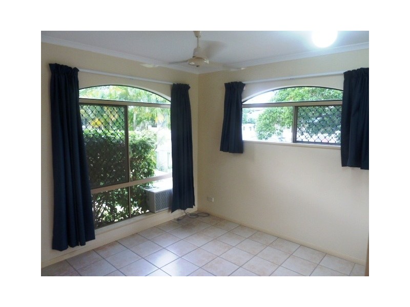 1/9 Oyster Court, Trinity Beach QLD 4879