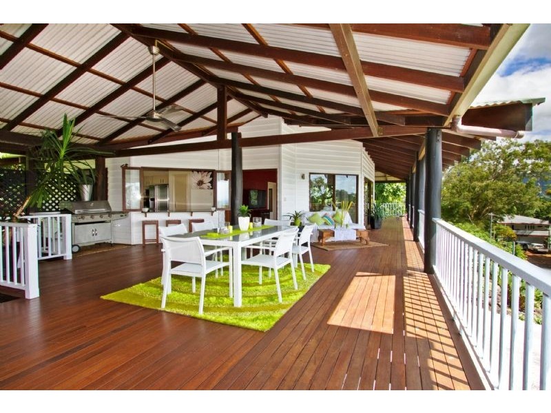 4 Justine Close, Trinity Beach QLD 4879