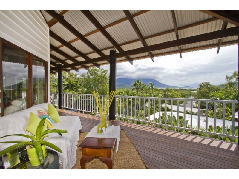 4 Justine Close, Trinity Beach QLD 4879