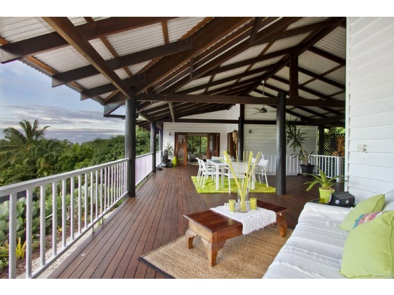 4 Justine Close, Trinity Beach QLD 4879