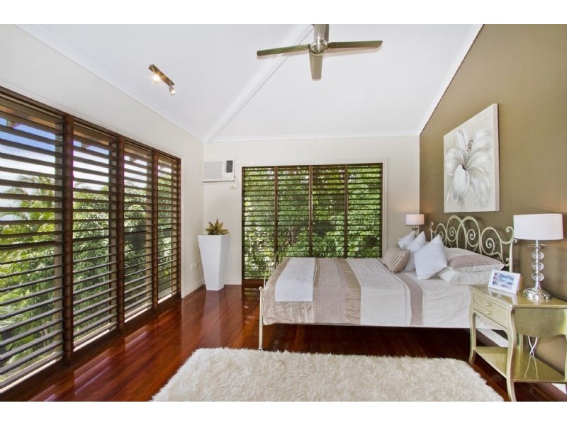 4 Justine Close, Trinity Beach QLD 4879
