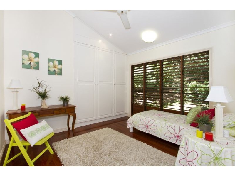 4 Justine Close, Trinity Beach QLD 4879