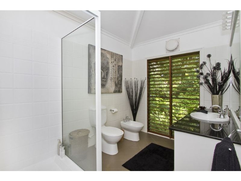 4 Justine Close, Trinity Beach QLD 4879