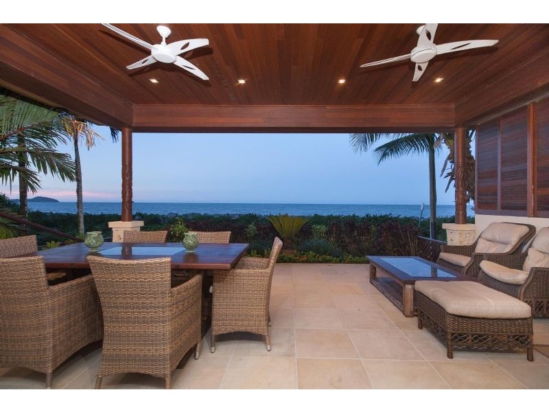 Clifton Beach QLD 4879