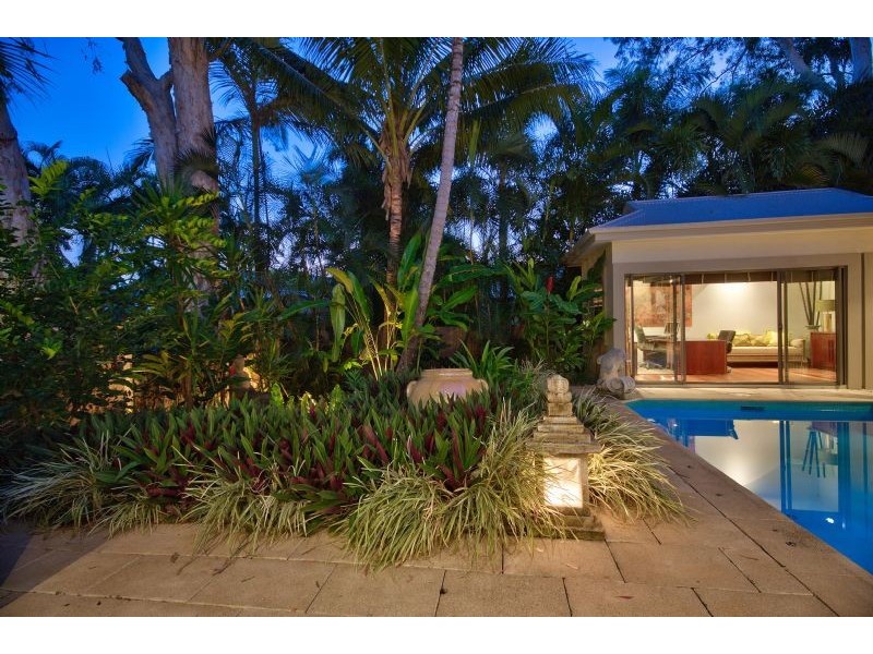 Clifton Beach QLD 4879