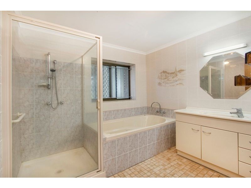 14 Slate Close, Brinsmead QLD 4870