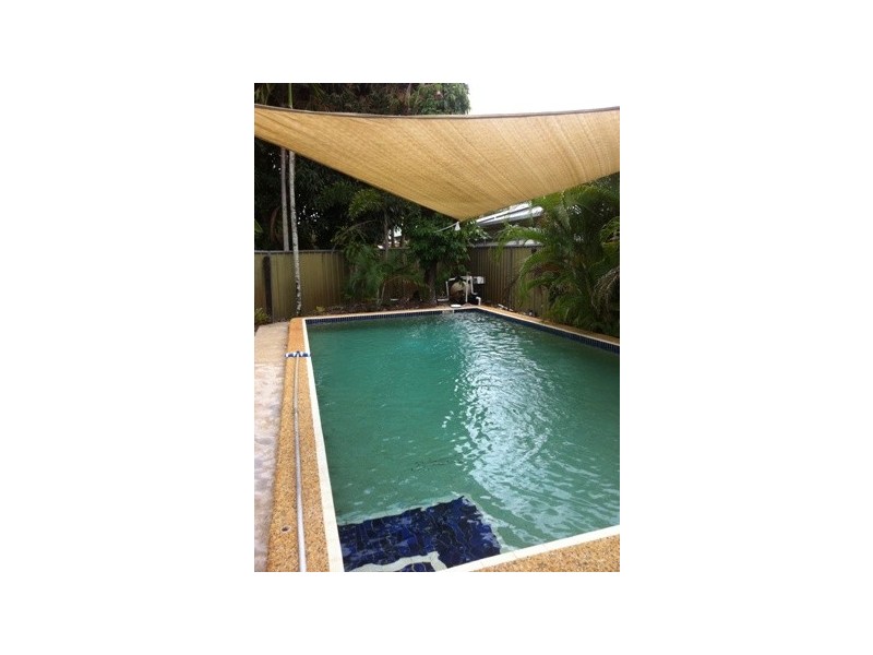 16 Almond Street, Holloways Beach QLD 4878
