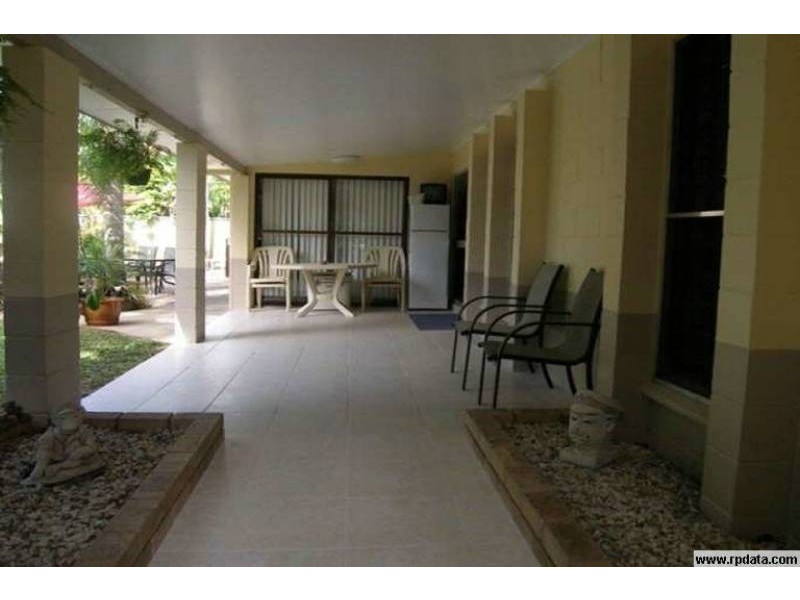 16 Almond Street, Holloways Beach QLD 4878