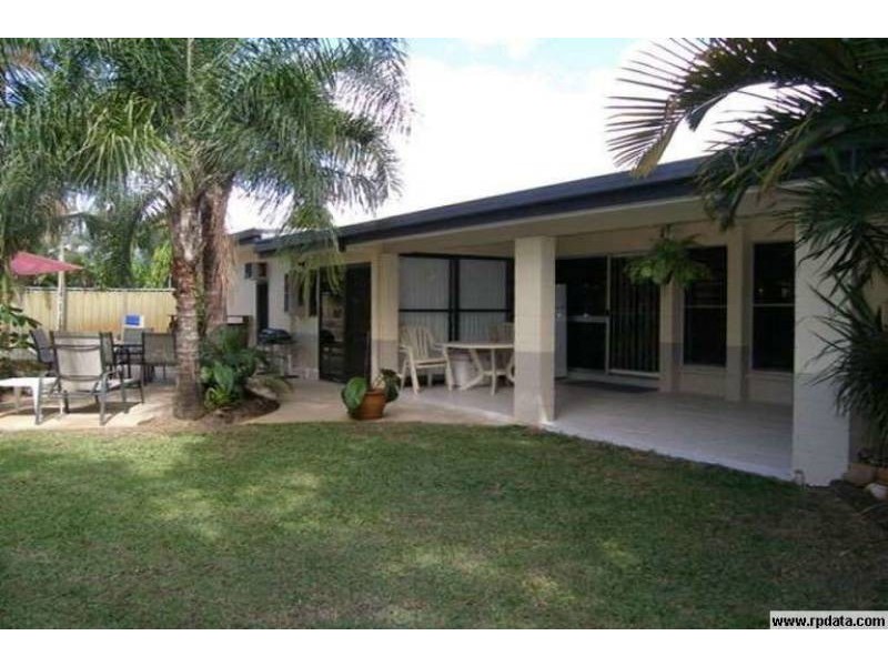 16 Almond Street, Holloways Beach QLD 4878