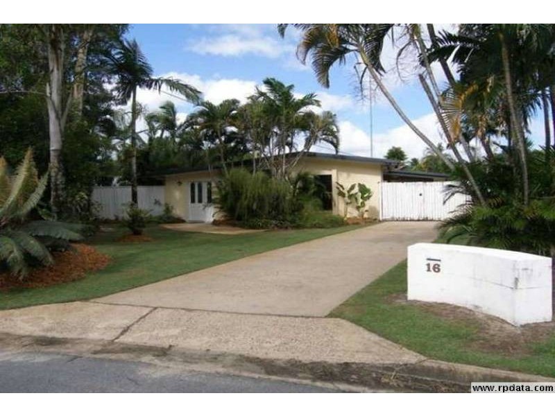 16 Almond Street, Holloways Beach QLD 4878
