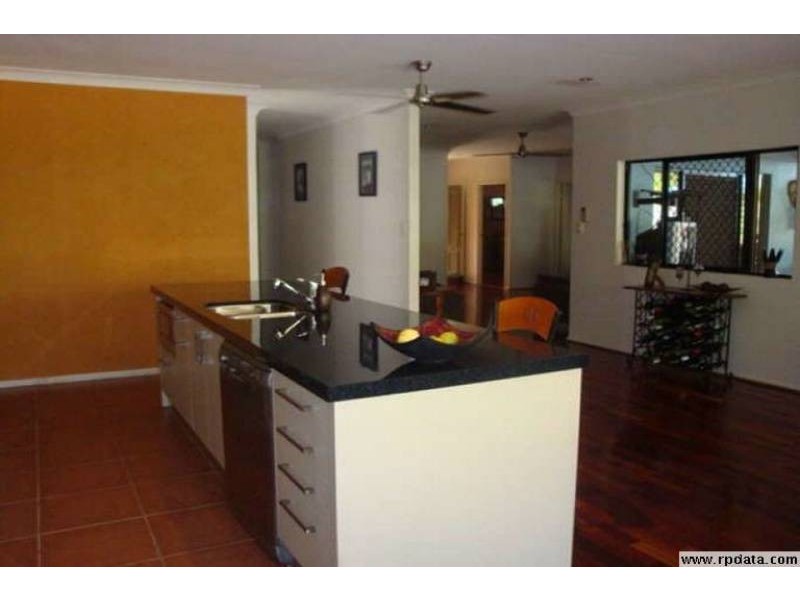 7 Bayu Close, Redlynch QLD 4870