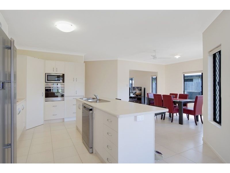 6 Newberry Street, Smithfield QLD 4878