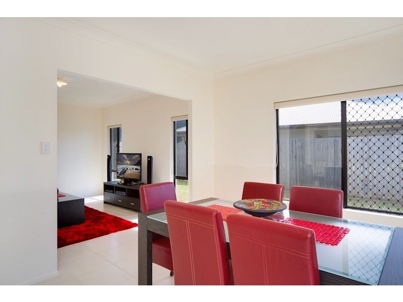 6 Newberry Street, Smithfield QLD 4878