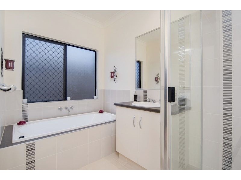 6 Newberry Street, Smithfield QLD 4878