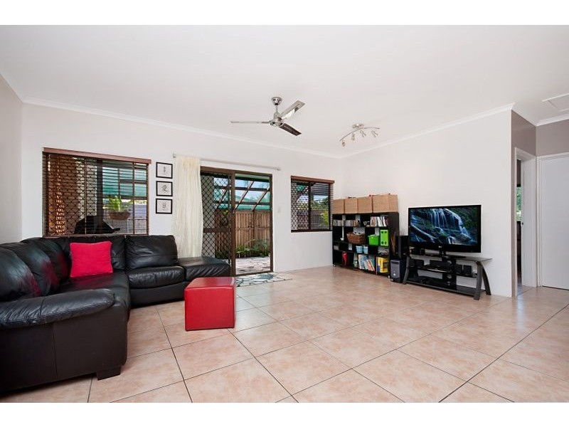 1/10 Tristania Street, Holloways Beach QLD 4878