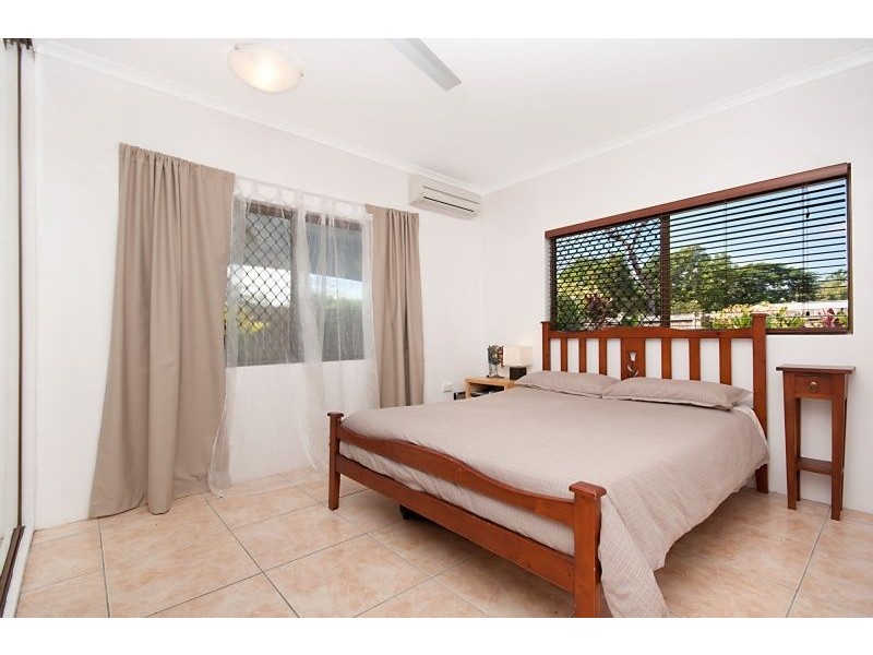 1/10 Tristania Street, Holloways Beach QLD 4878