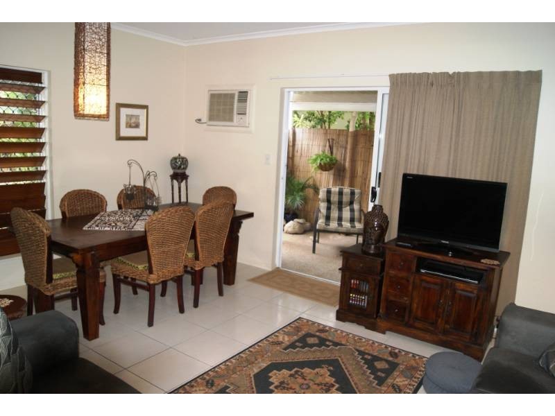 1/8 Oyster Court, Trinity Beach QLD 4879