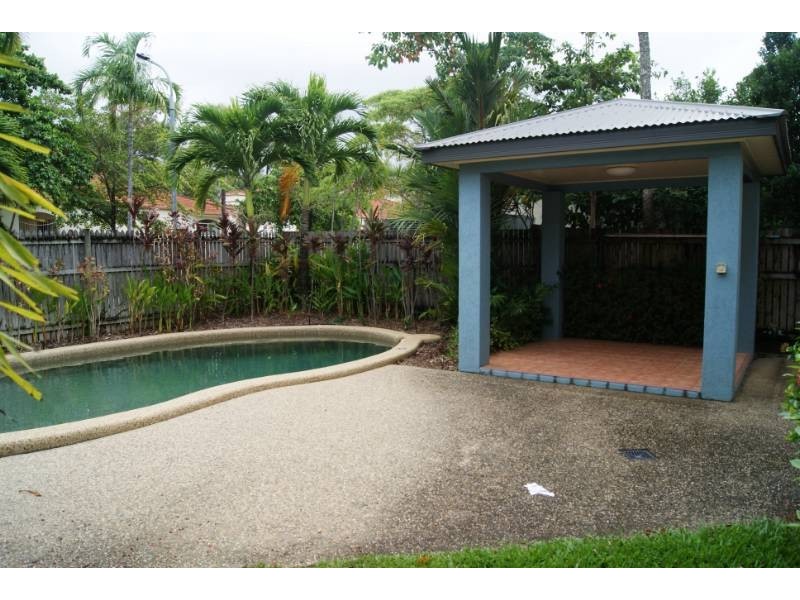 1/8 Oyster Court, Trinity Beach QLD 4879