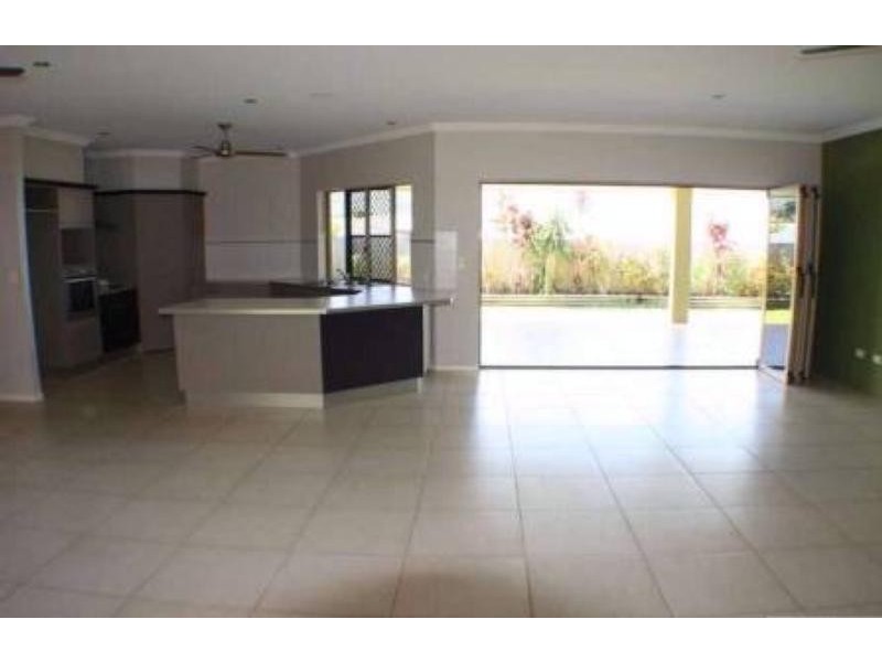 26 Moore Road, Kewarra Beach QLD 4879