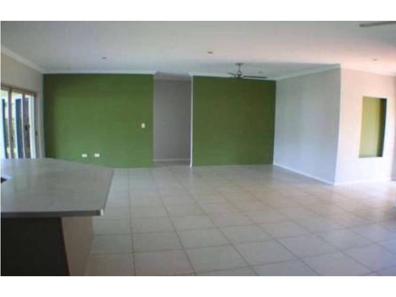 26 Moore Road, Kewarra Beach QLD 4879