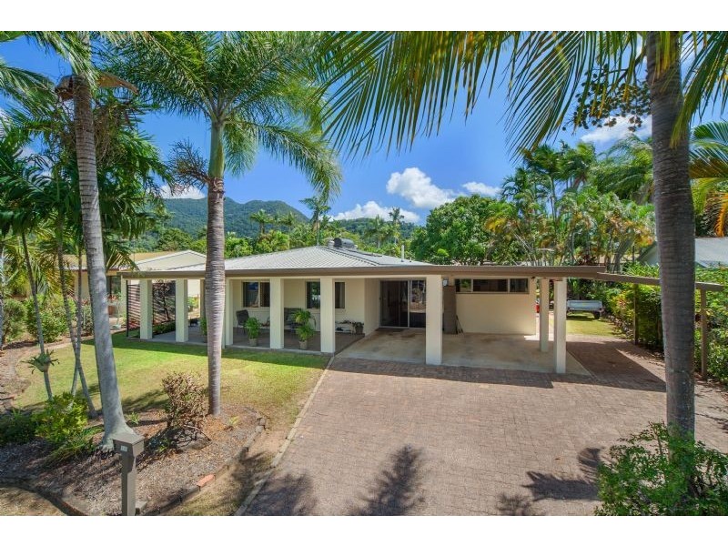 14 Cambrian Avenue, Smithfield QLD 4878