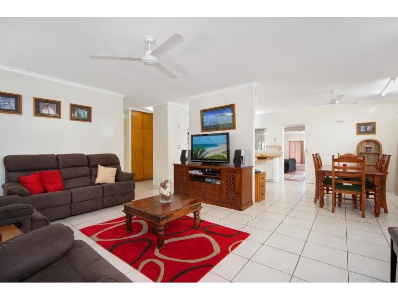 14 Cambrian Avenue, Smithfield QLD 4878