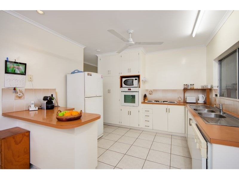 14 Cambrian Avenue, Smithfield QLD 4878