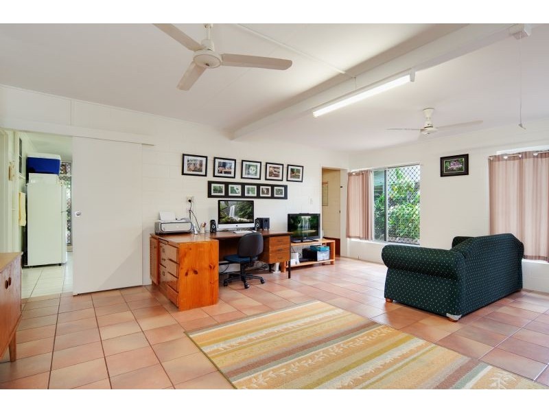 14 Cambrian Avenue, Smithfield QLD 4878