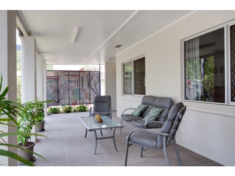 14 Cambrian Avenue, Smithfield QLD 4878