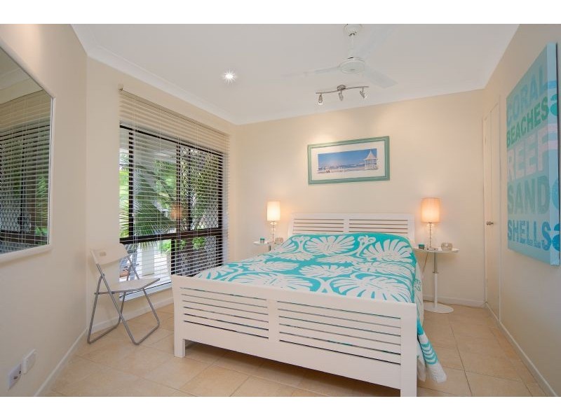 9 Sago Close, Palm Cove QLD 4879
