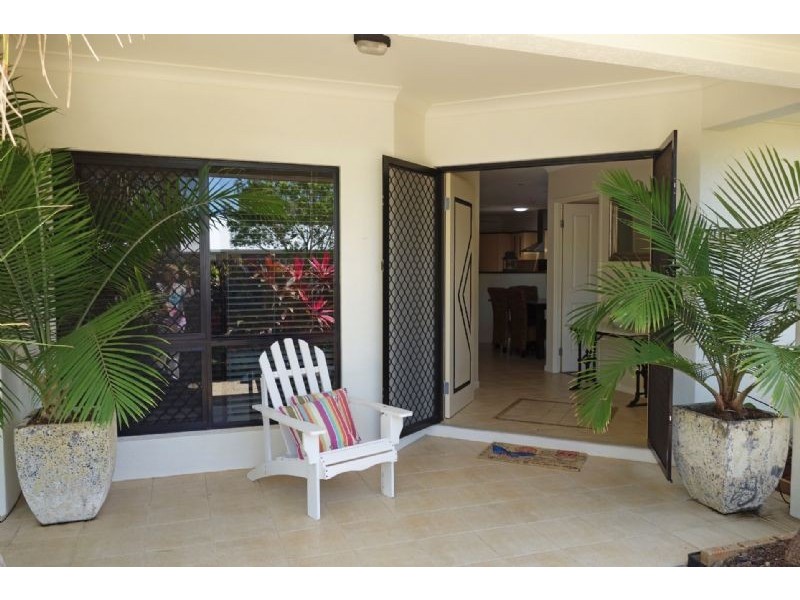 9 Sago Close, Palm Cove QLD 4879