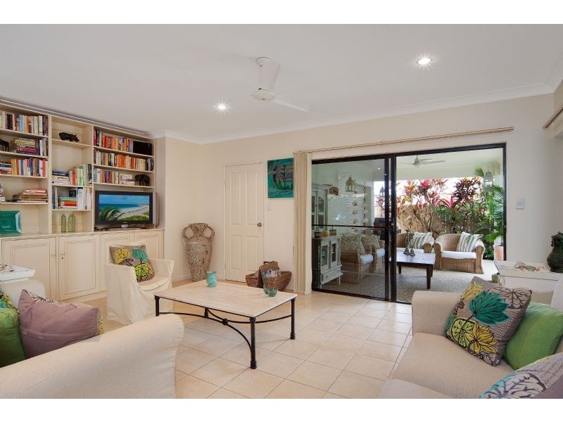 9 Sago Close, Palm Cove QLD 4879