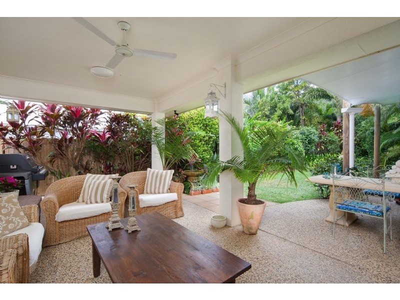 9 Sago Close, Palm Cove QLD 4879